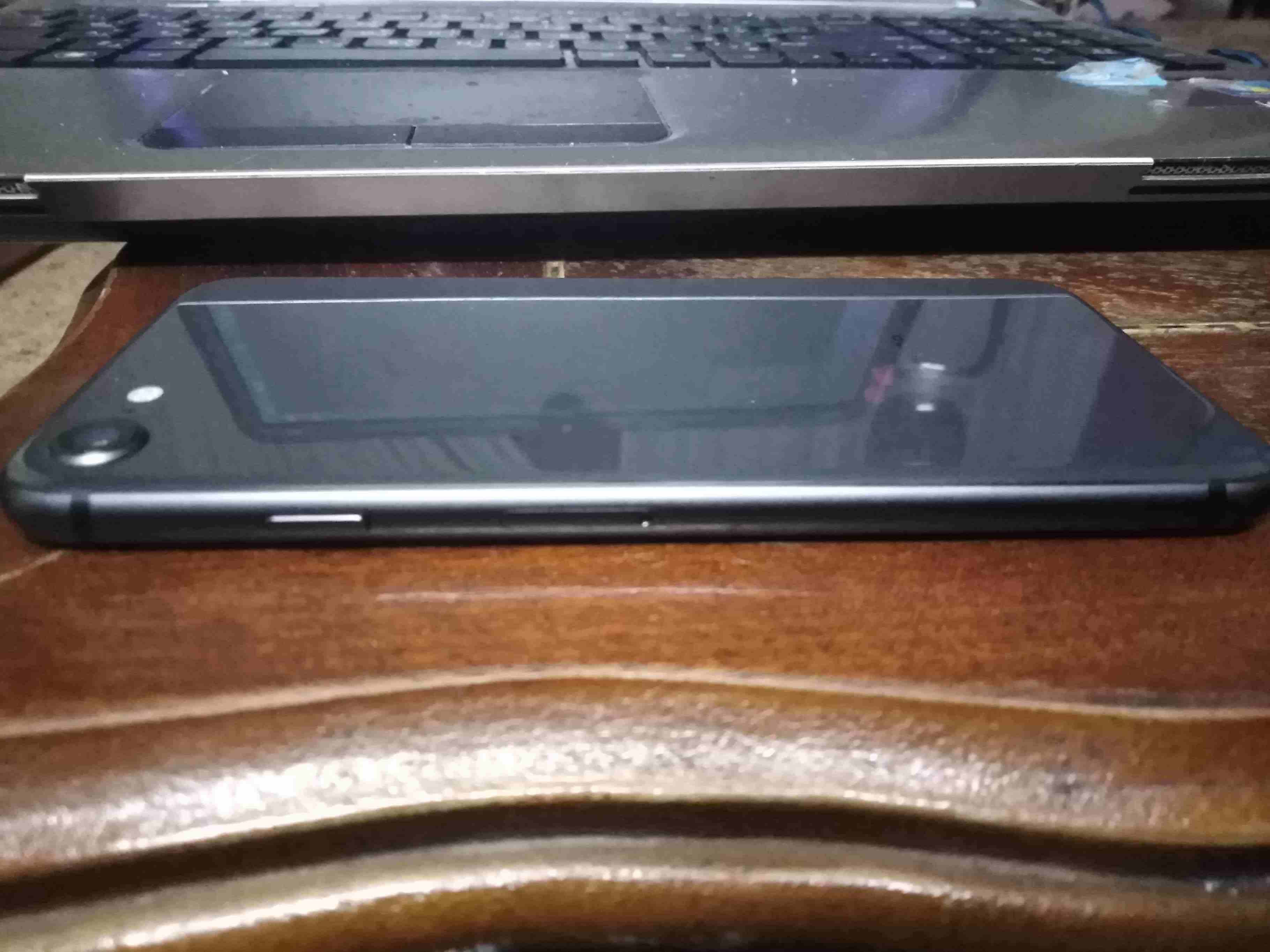 Iphone 8_64g
‎ايفون 8 64 giga وكالة ولا نقرة استعمال خفيف
‎معو كل اشي اصلي
‎شاحن اصلي وسماعة اصلية وكرتونة