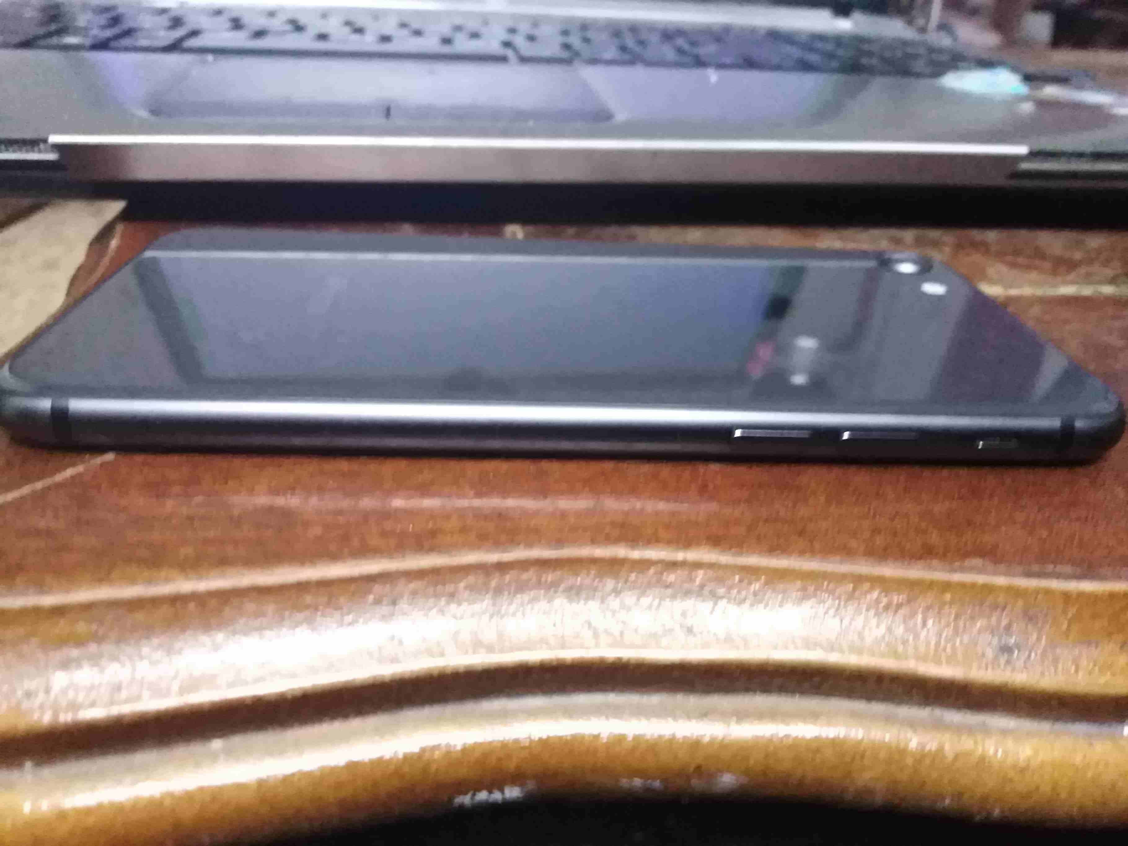 Iphone 8_64g
‎ايفون 8 64 giga وكالة ولا نقرة استعمال خفيف
‎معو كل اشي اصلي
‎شاحن اصلي وسماعة اصلية وكرتونة