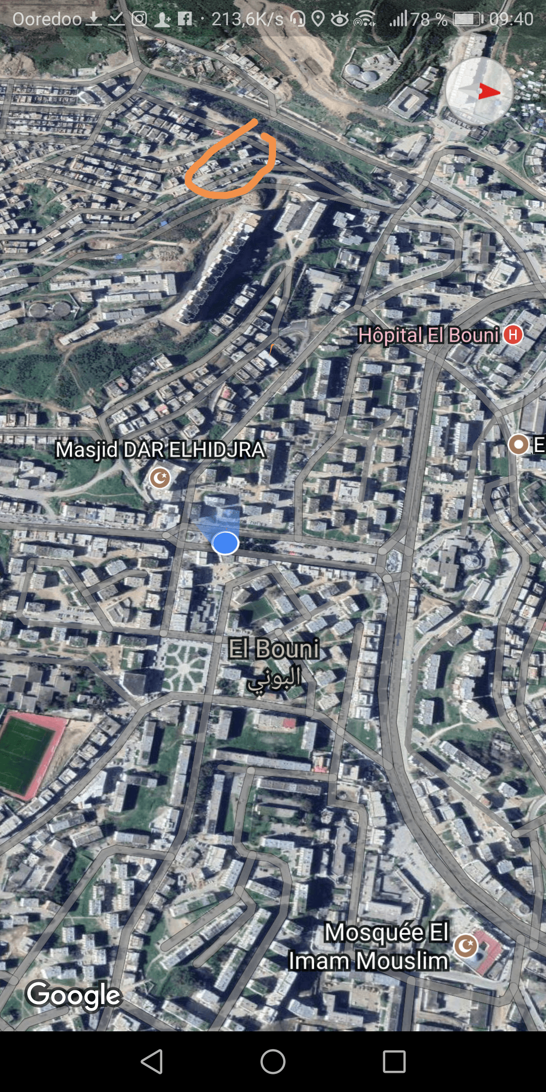 pour vente une villa bien situé a _bousedra_EL bouni_Annaba d'une superficie 258 m2.Il y a un sous-sol donnant sur un côté + (r + 2) étage complet, plancher semi-fini e...