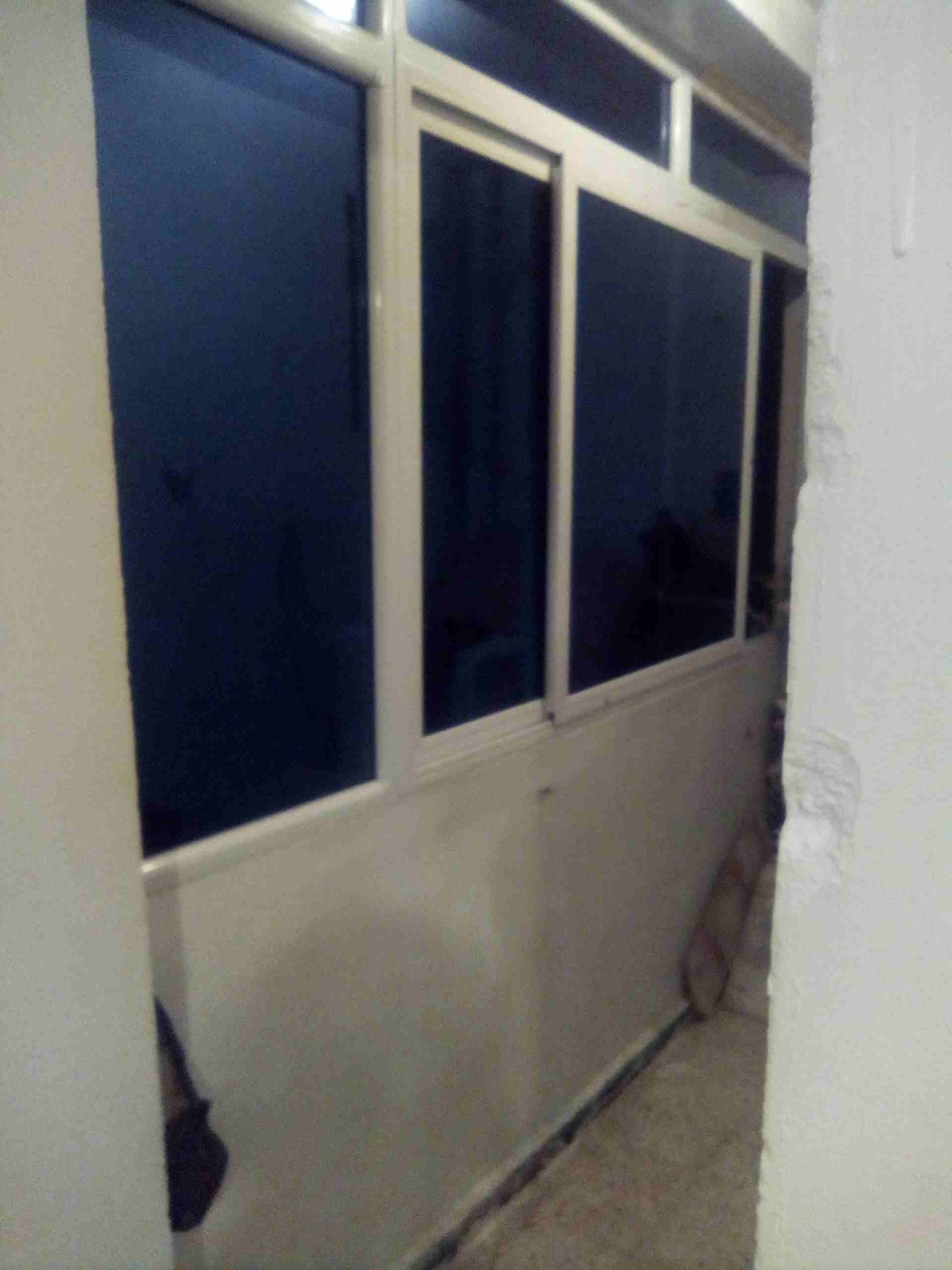 شقة للبيع ب الجزائر العاصمة بعين البنيان المنظر الجميل حي 271 مسكن عدل تطل على البحر بطابق 10 يوجد أسنسير شقة مكونة من 4 غرف (أف4) غرفتين تطلان على البحر يوجد فيها 2 بالكون وباركيغ لركن السيارة